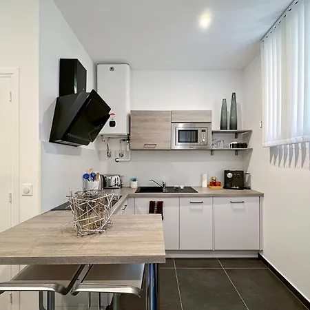 Tivoli 1 - Renovated Studio, Monaco Border, 5mn From Casino Monte Carlo *